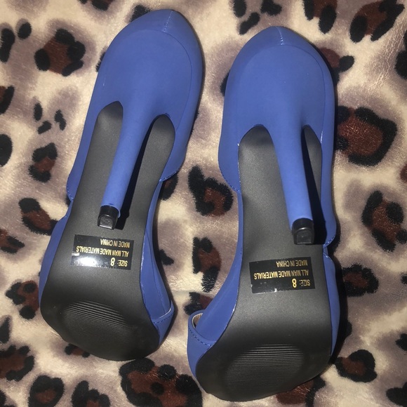Heels - Picture 2 of 3